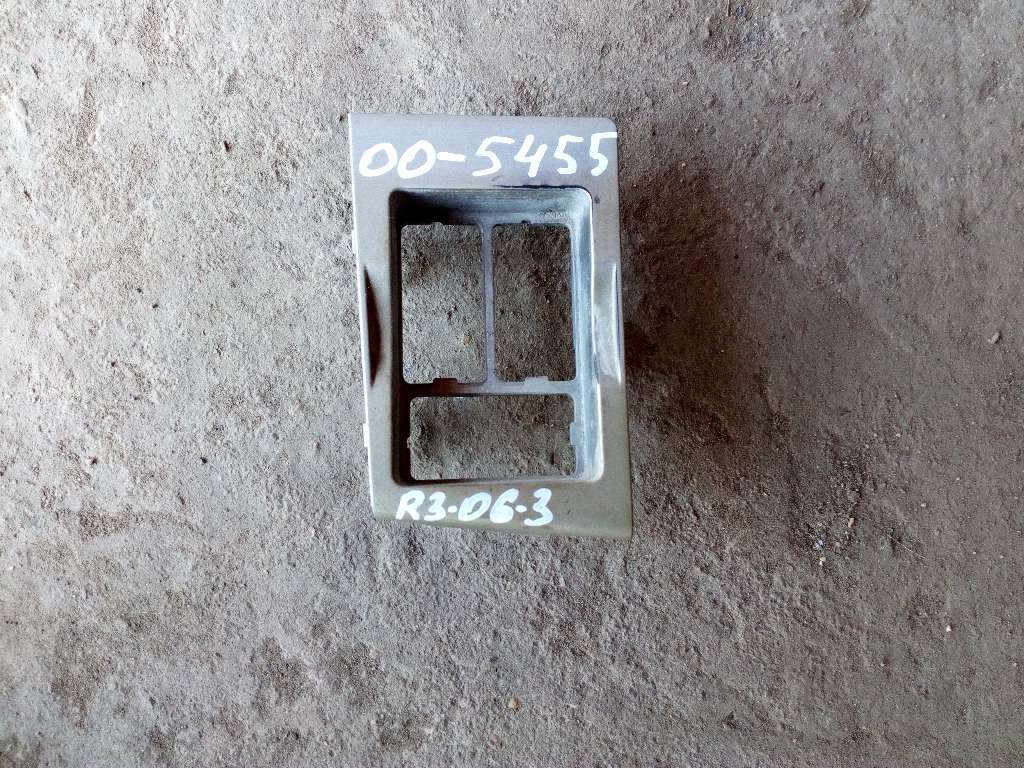 накладка внутренней ручки двери б/у